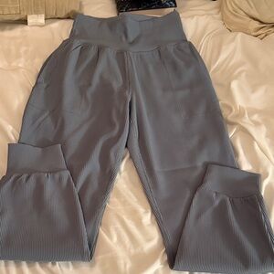 Gray Ribbed High-Waisted Leggings